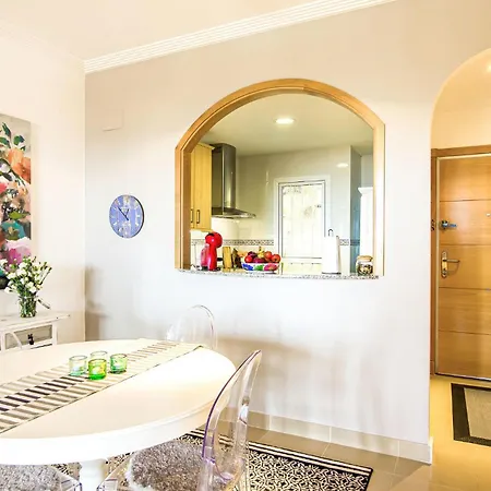 2 Bedroom Cozy In Sabinillas Daire *
